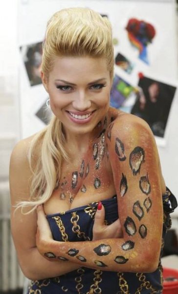 Moderátorka Eva Perkausová: Sexy letuška!