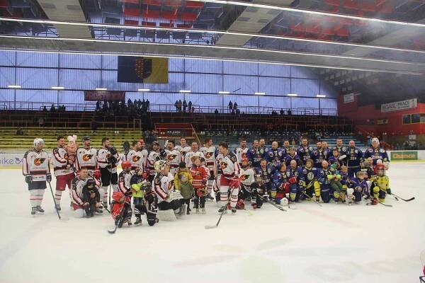 Souboj legend LHK Jestřábi Prostějov - HC Zubr Přerov.