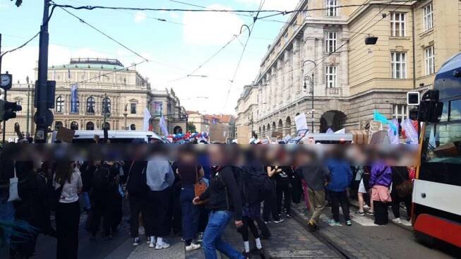Prahu dnes ovládly akce spojené s potratovou tematikou. Pochod pro život přes odpůrce neprošel