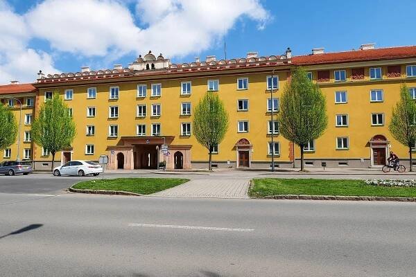 3 ložnice byt o velikosti 48.0 m² - Světlý interiér
