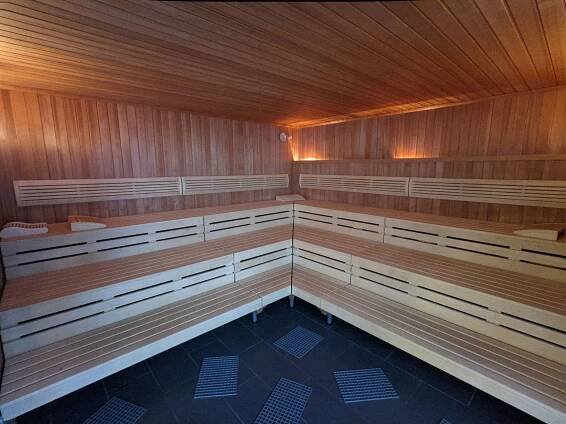 Meerwasserwellenbad & Sauna "hot spot" - Eckernförder Bucht