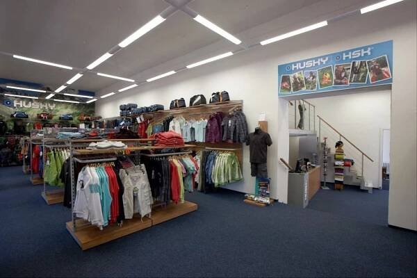 Husky outdoor shop