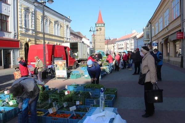OBRAZEM: Sobotní farmářské trhy v Jičíně