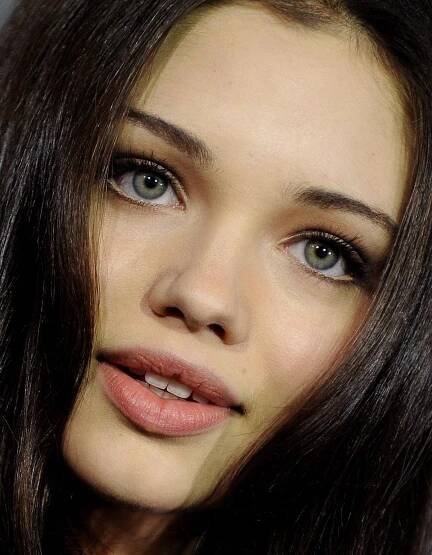 Buttons and Bows | India eisley, Beautiful eyes, Gorgeous eyes