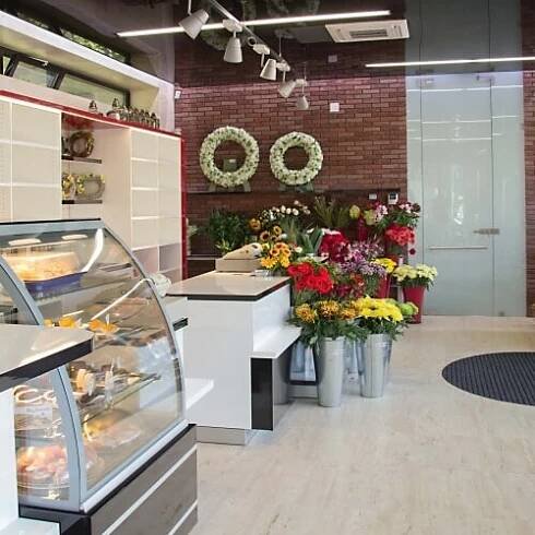 Ústřední hřbitov Brno, CAFE-BISTRO-KVĚTINY, realizace srpen 2014 | Ing. Michaela Indruchová- MiDesign | Homepix.cz