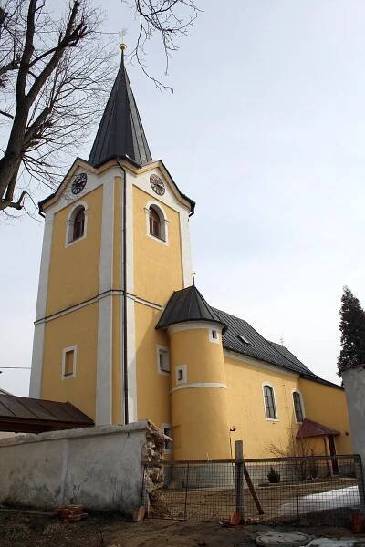 Kostel svatého Petra a Pavla (Trnava) – Wikipedie