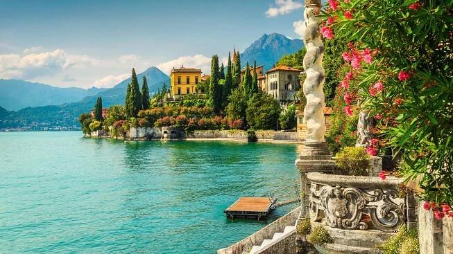 Hotely v Varenna