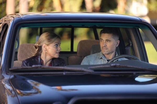 Mircea Monroe, Eric Winter - Zelenáč - Zpráva odeslána - Z filmu