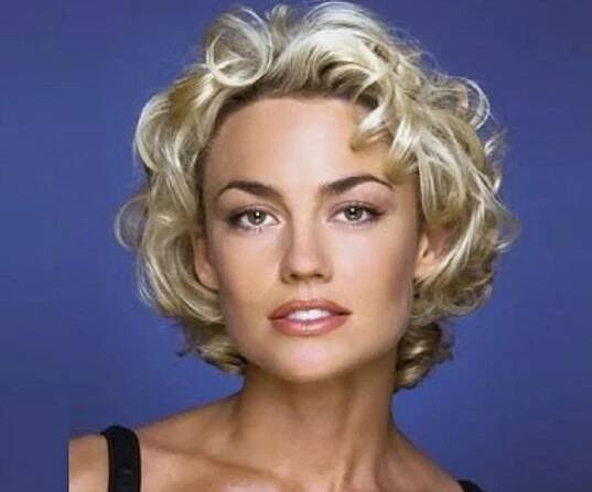 Kelly Carlson Biography - Facts, Childhood, Family Life & Achievements