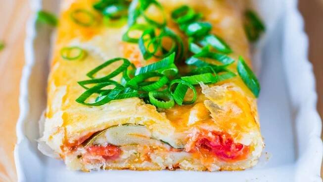 Závin s mozzarellou a rajčaty - Proženy.cz