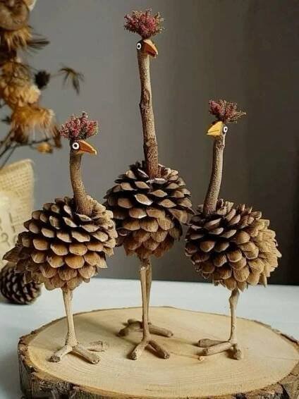 Pin by Isabelle Brousseau on Action de grâce | Acorn crafts, Fall crafts, Pine cone crafts