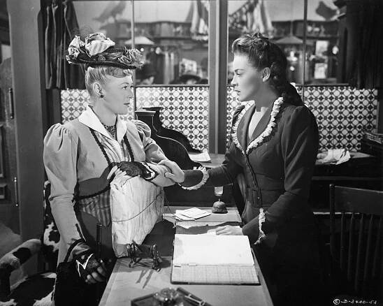 Sally Eilers, Marguerite Chapman - Coroner Creek - Z filmu