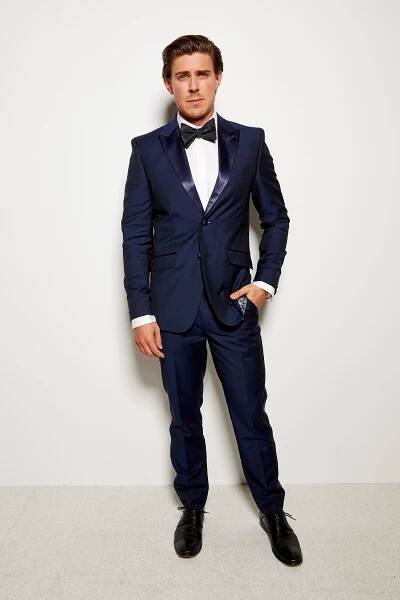 Chris Lowell - Actor