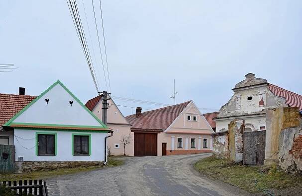 Soubor:Líšnice (Hluboká nad Vltavou) 06.jpg – Wikipedie