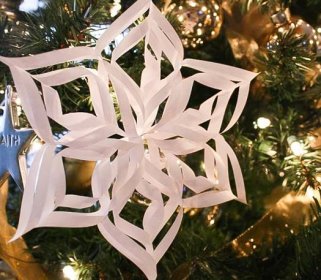 Easy Twisted Paper Snowflake Ornament (Paper Christmas Decorations; Day 4)