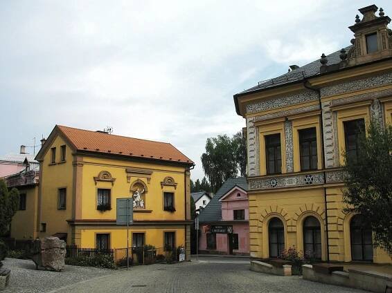 Category:Klenotnice (Nová Paka) - Wikimedia Commons