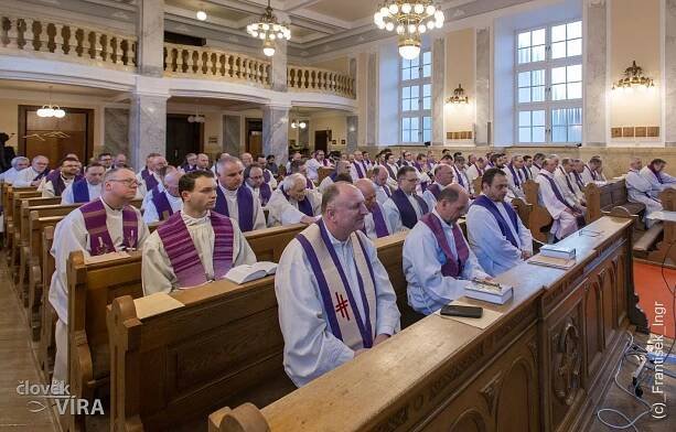 FOTOGALERIE: Setkání biskupů, kněží a jáhnů moravské provincie na Velehradě - Církev.cz
