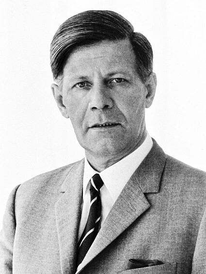 Helmut Schmidt was born 100 years ago today - Wall Museum