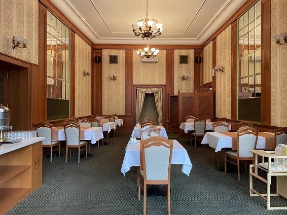 Pronájem hotelové restaurace, ulice Divadelní, Karlovy Vary – Nadin Reality