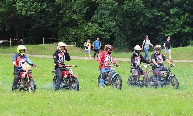 Závody malotraktorů a Fichtl Cup bavily diváky v Nové Vsi u Ivančic