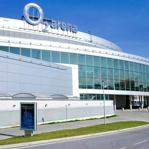 Aréna Libeň nebude výjimkou. Podívejte se na stanice pojmenované po komerčních budovách