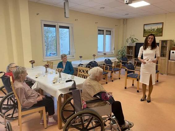 Narozeninové posezení za měsíc říjen - Oficiální stránky Domov pro seniory Heřmanův Městec