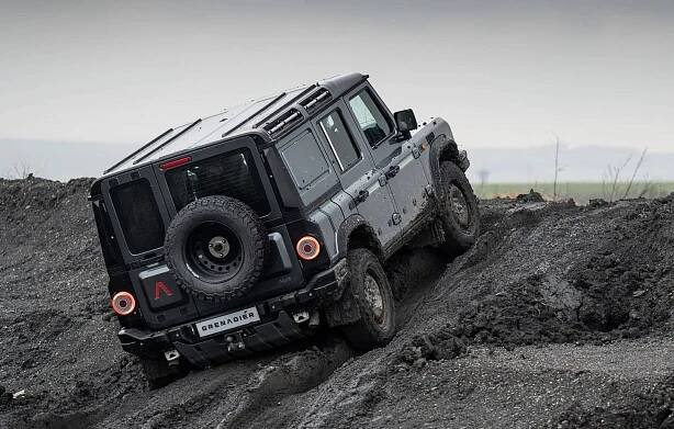 Ineos Grenadier přijíždí do ČR. Prodávat se bude ve stejných showroomech jako Defender