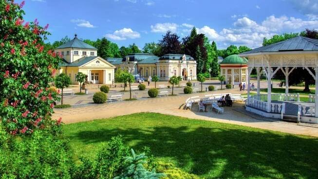 Tip na jarní výlet: Františkovy Lázně vás okouzlí architekturou i okolní přírodou