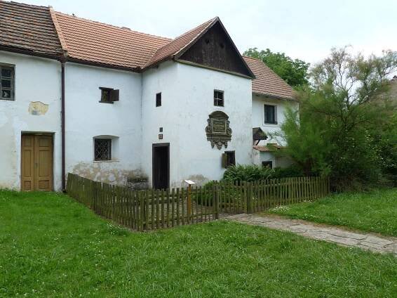 Foto • Třebíz 19 (Edificio storico) • Mapy.com