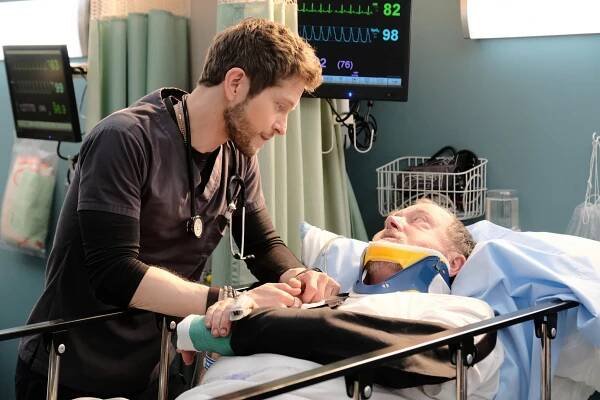 Doktoři - Transplantace - Z filmu - Matt Czuchry, Gregory Itzin