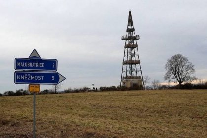 Fotky: Ocelový jehlan na hranici Českého ráje. Rozhledna Čížovka je po letech konečně otevřena