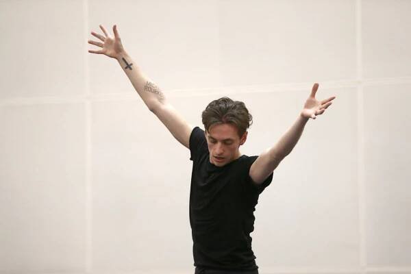 Baletní hvězda Polunin nekončí. V Londýně zatančí novou choreografii, bude hrát ve filmu o Nurejevovi | Hospodářské noviny