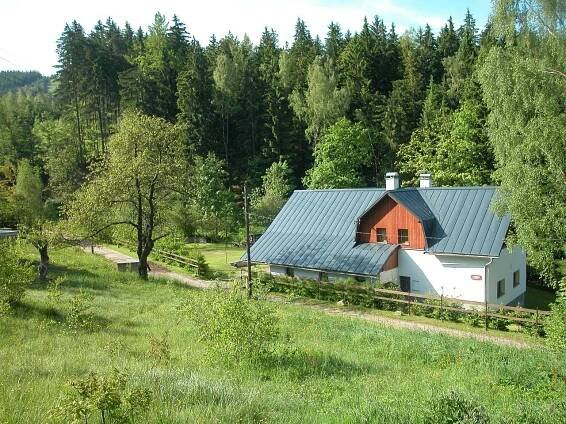exterier chaloupky v létě - k pronájmu Albrechtice v Jizerských horách - foto 3