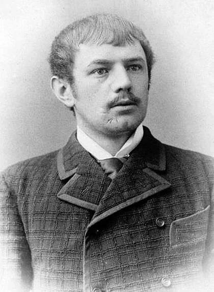 Spisovatel Dietrich Eckart (1868 - 1923) měl být prvním mužem, který odhalil strašlivý potenciál Adolfa Hitlera. Dopomoci mu k tomu měly tajemné schopnosti, díky nimž prý viděl do budoucnosti stejně dobře jako do nitra člověka.