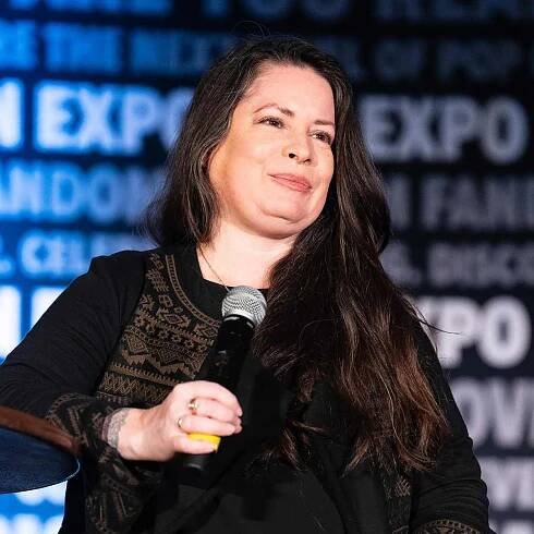 Celeb Bio Holly Marie Combs