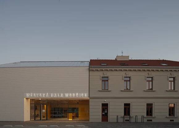 Mětská hala v Modřicích od BOD Architekti