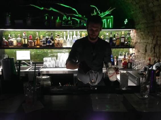 🍸 1denní barmanský kurz Praha 4.2.2017 | BARSTARS.CZ ⭐ Naučte se mixovat koktejly & získejte certifikát