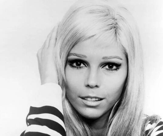 Nancy Sinatra Biography - Facts, Childhood, Family Life & Achievements