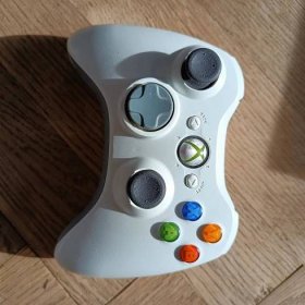 Xbox 360 + ovladač + Kinect - Počítače a hry