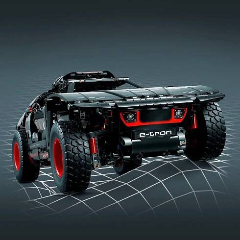 LEGO® Technic 42160 Audi RS Q e-tron | KostičkyShop