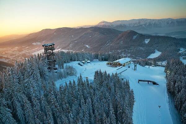 Lyžařská střediska v Dolním Rakousku - Lyžování a snowboarding