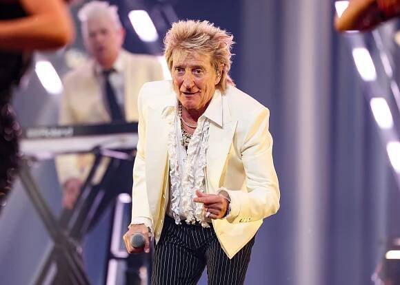 Rod Stewart performing at the American Music Awards.