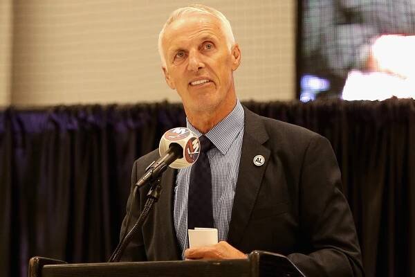Islanders legend Mike Bossy reveals lung cancer battle