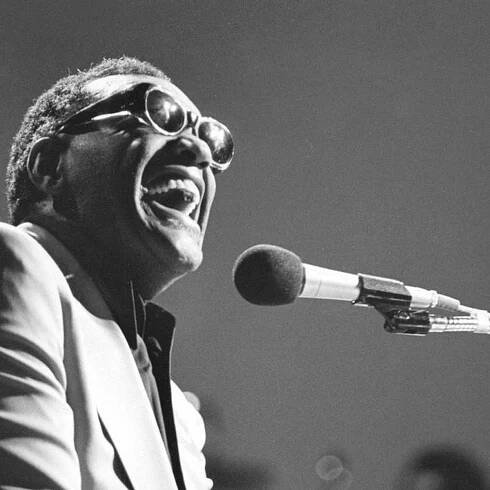 Před 85 lety se narodila soulová legenda Ray Charles