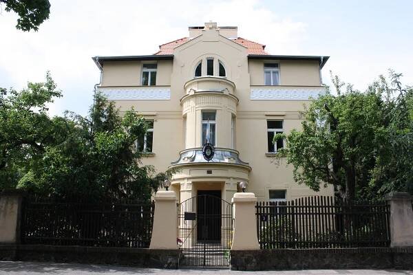 Soubor:Suchardova Argentinian residence Prague 6025.JPG