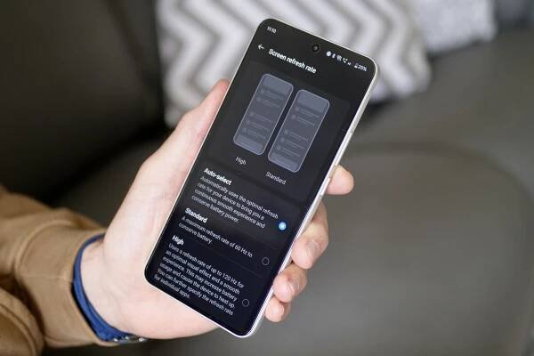 Stránka OnePlus Nord 4's OBRÁNOTA OBRAZOVÁNÍ STRÁNKA.