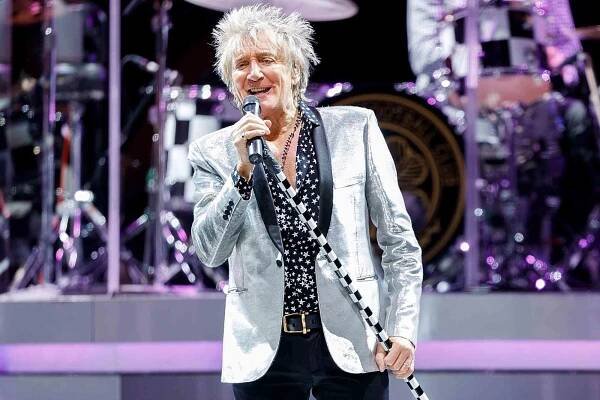 Rod Stewart Reveals His Biggest Onstage Blunder of All Time: 'I Felt Really Stupid!'