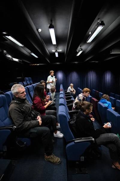 PRAHA – EDISON FILMHUB – KAPACITA NAPLNĚNA — Den architektury Archív