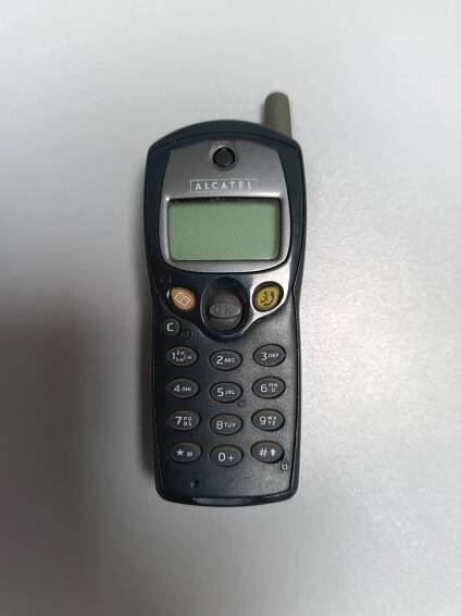 Mobilní telefon Alcatel OT301 mobil nefunkční