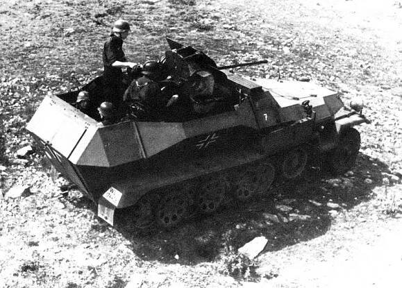 2 cm Flak 38 auf Selbstfahrlafette Zugkraftwagen 3t (Sd.Kfz.11/1) - Tank Encyclopedia
